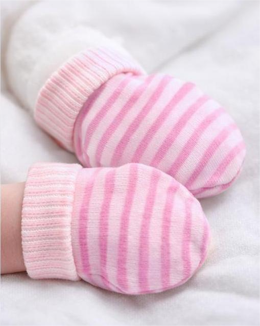 PEMBE PENYE ELDİVEN